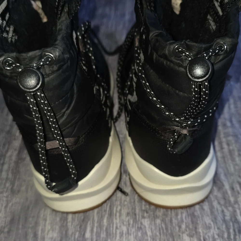 The North Face Thermoball Lace Up Black White Winter Boots NF0A4AZG Womens 8